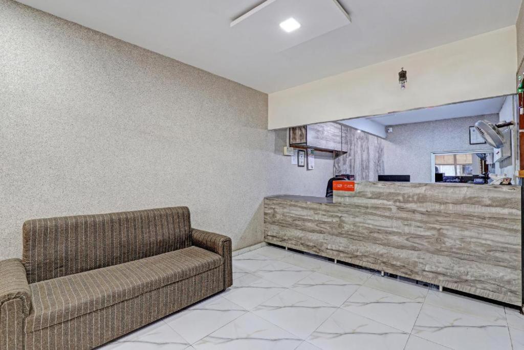 Hotel Mayura, Ankleshwar Dış mekan fotoğraf