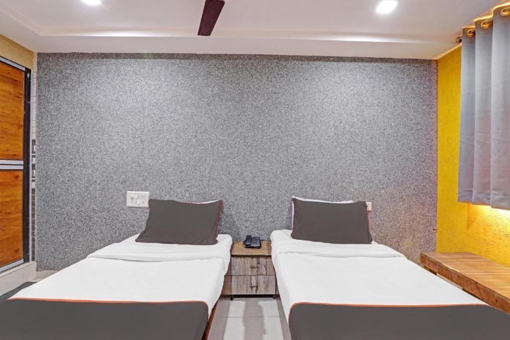 Hotel Mayura, Ankleshwar Dış mekan fotoğraf