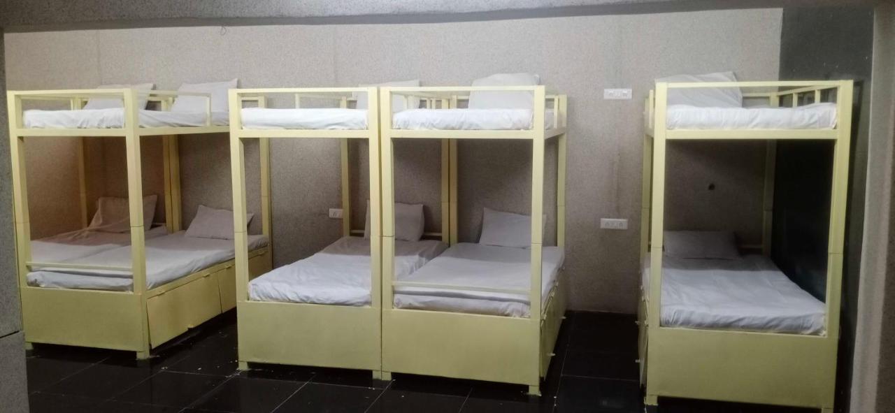 Hotel Mayura, Ankleshwar Dış mekan fotoğraf