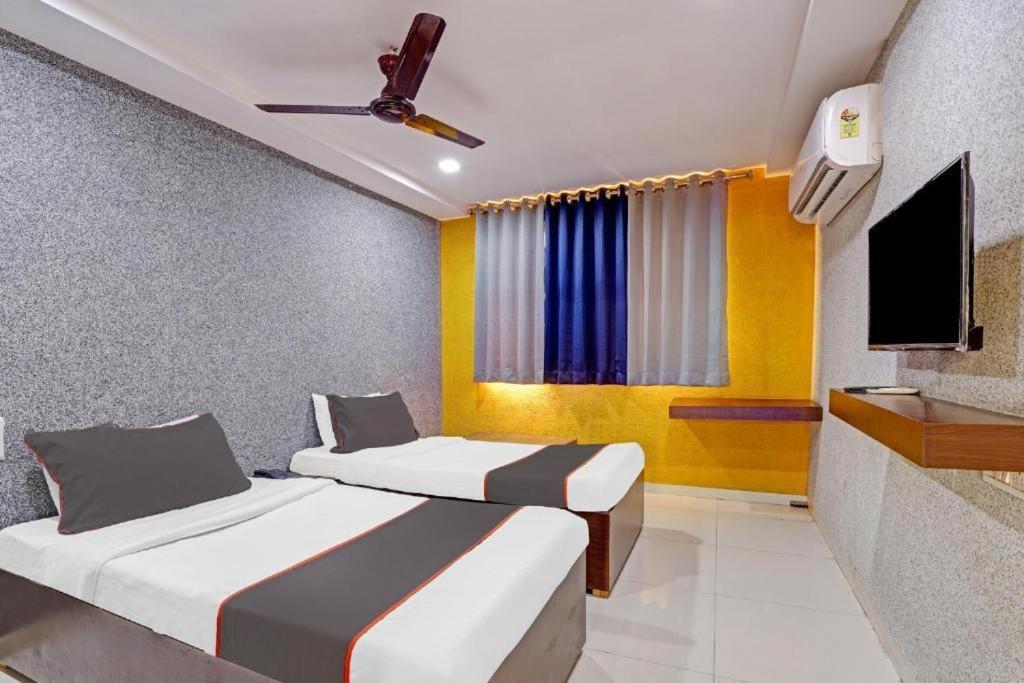 Hotel Mayura, Ankleshwar Dış mekan fotoğraf