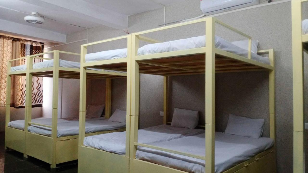 Hotel Mayura, Ankleshwar Dış mekan fotoğraf