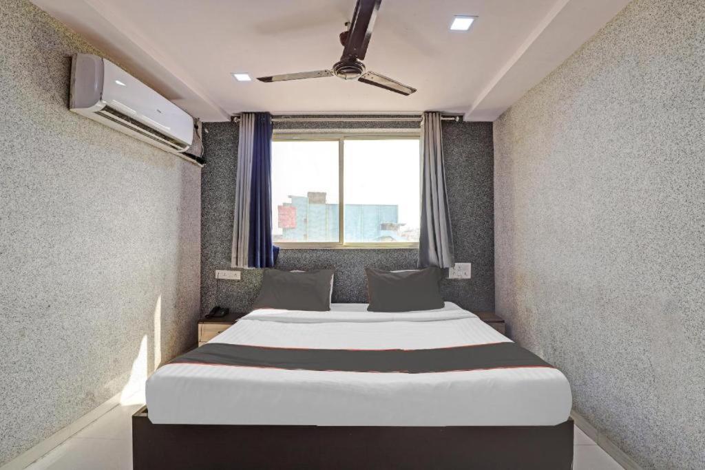 Hotel Mayura, Ankleshwar Dış mekan fotoğraf