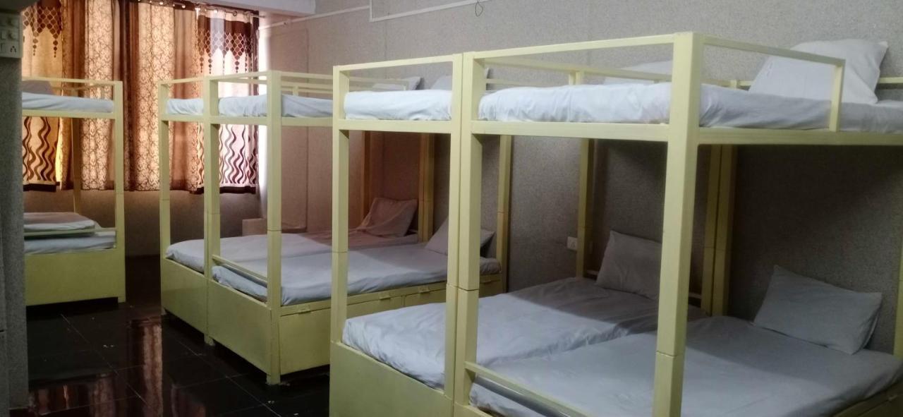 Hotel Mayura, Ankleshwar Dış mekan fotoğraf